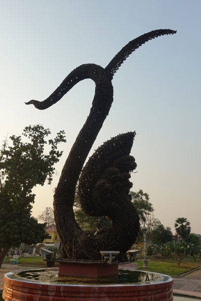 Battambang Schlangenstatue