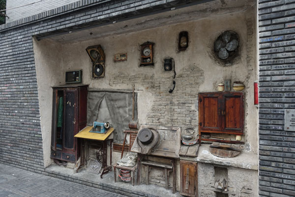 Chengdu Old Dragon Street Streetart 6
