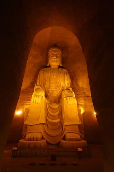 Chengdu Tagesausflug Oriental Buddhist Theme Park Höhle zweite Halle