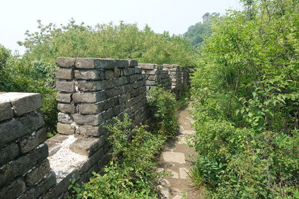 Chinesische Mauer Mutianyu Peking alte Mauer nicht restauriert 2