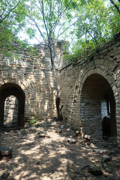 Chinesische Mauer Mutianyu Peking alte Mauer nicht restauriert 5