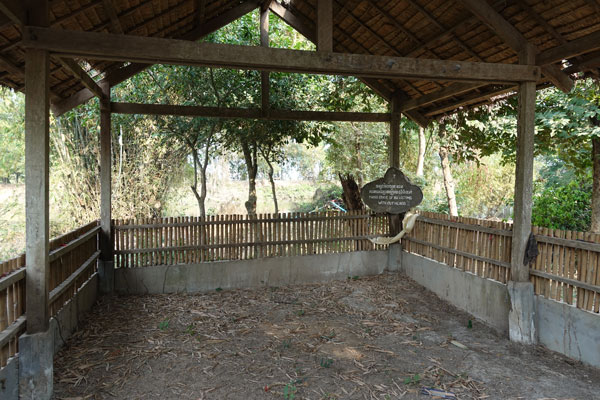 Choeung EK Völkermord Gedenkzentrum Killing Fields Massengrab 2