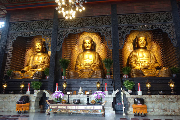 Fo Guang Shan Monastry bei Kaohsiung Main Shrine 2