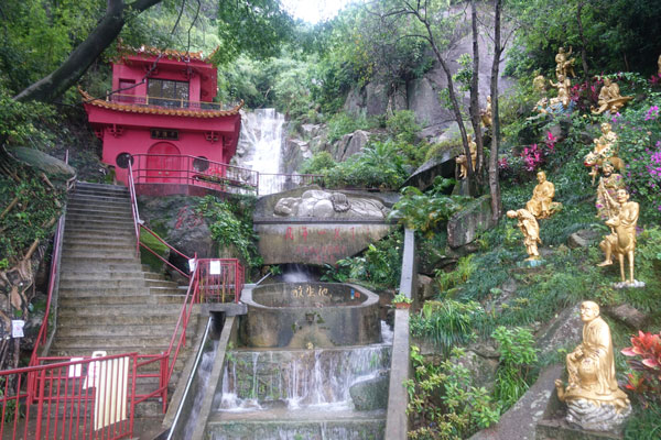 Hongkong Sehenswürdigkeiten Kowloon Tempel der 10000 Buddhas 6