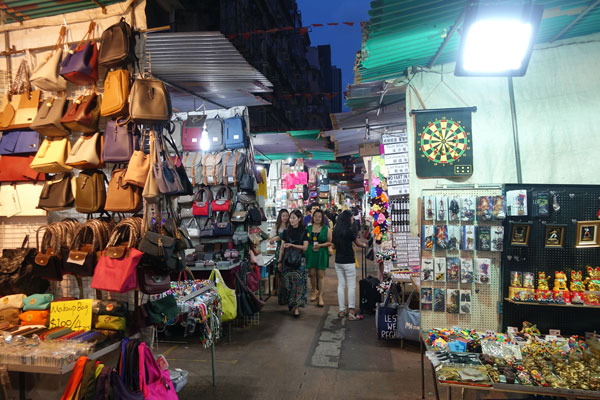 Hongkong Sehenswürdigkeiten Kowloon Temple Street Nightmarket 3