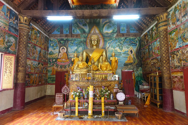 Luang Prabang Wat Aham 2