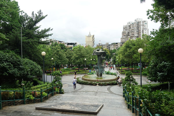 Macau Sehenswürdigkeiten Heritage Trail Camoes Square 2