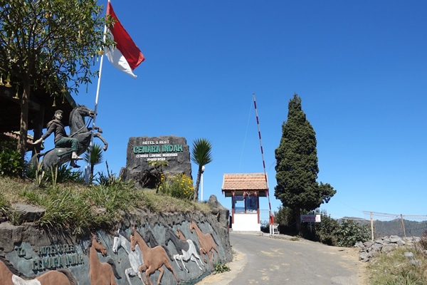 Mount Bromo Weg in die Sandwüste 1