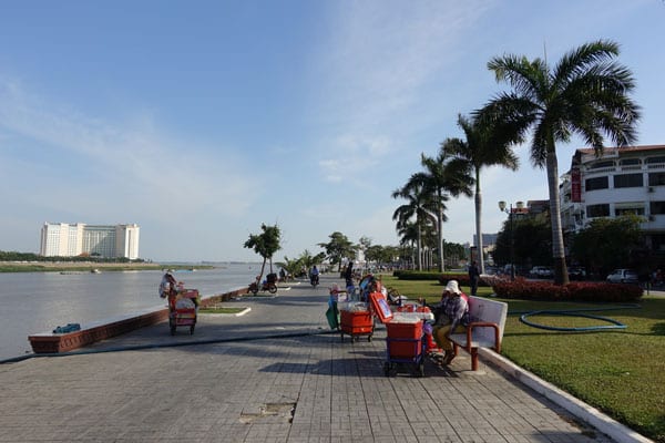 Phnom Penh Sisowath Quay 1