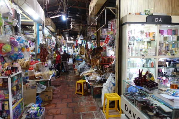 phnom penh Tuol Tom Pong Market 2