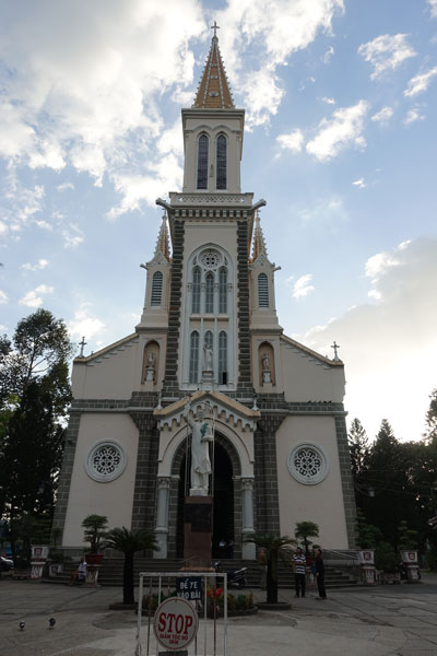 Saigon Sehenswürdigkeiten Huyen Sy Kirche