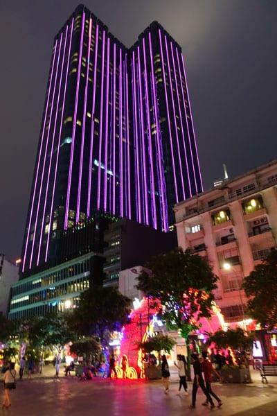 Saigon Sehenswürdigkeiten Stadtbild nachts 1