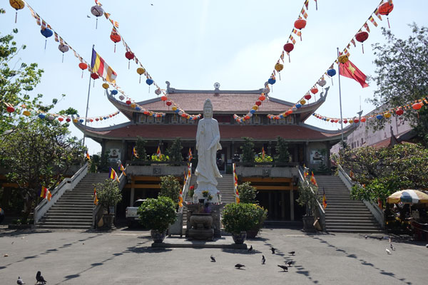 Saigon Sehenswürdigkeiten Vinh Nghiem Pagoda 1