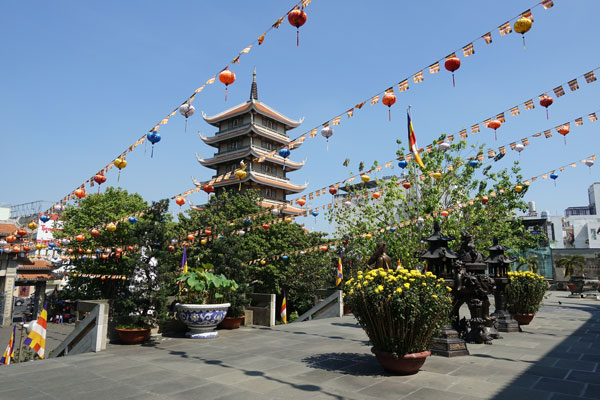 Saigon Sehenswürdigkeiten Vinh Nghiem Pagoda 2