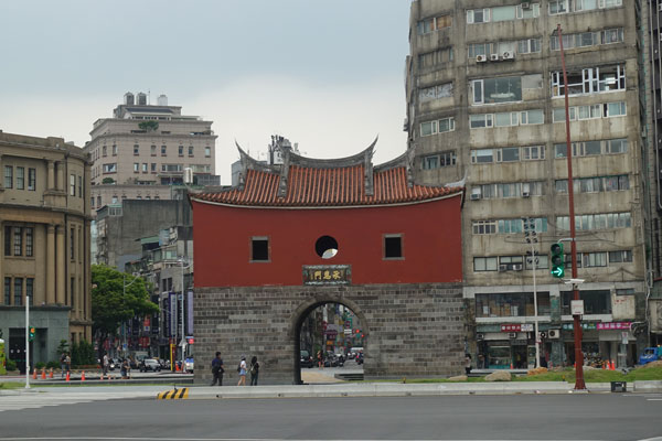 Taipei Sehenswürdigkeiten Beimen Northgate