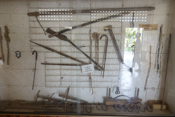 Tuol Sleng Museum Sicherheitsgefängnis S 21 Folterwerkzeuge