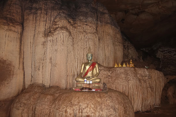 Vang Vieng HöhleTham Loup 1