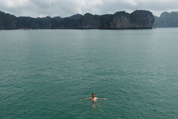 Vietnam Baden in der Han La Bay