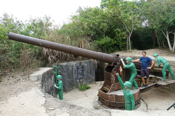 Vietnam Cat Ba Cannon Fort Kriegsrelikte