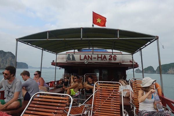 Vietnam Tagestour Lan Ha Bay und Halong Bay unser Boot 2