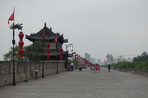 Xi An Sehenswürdigkeiten Stadtmauer oben 2