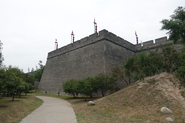 Xi An Sehenswürdigkeiten Stadtmauer Walkway entlang der Mauer 2